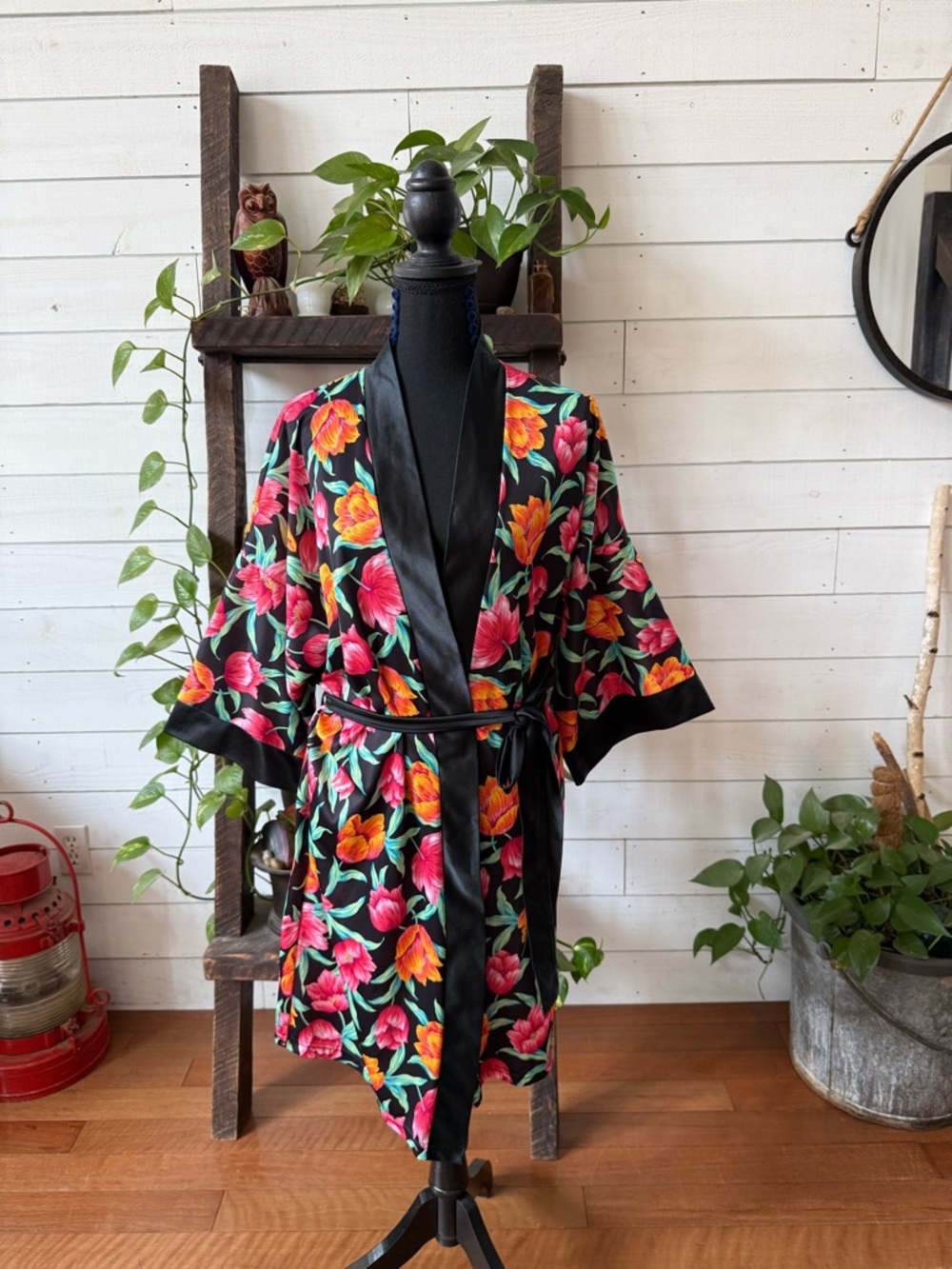 Black Floral Satin Kimono Bathrobe with Pink & Orange Tulip Blooms - Picture 6 of 17